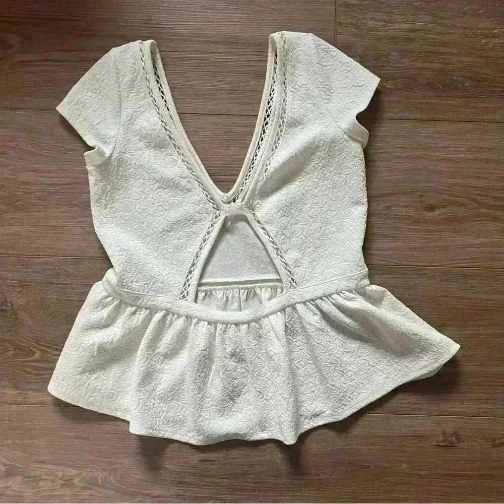 FREE PEOPLE Ivory Ecru Cutout Peplum V Neck Jacquard Top - Picture 4 of 5